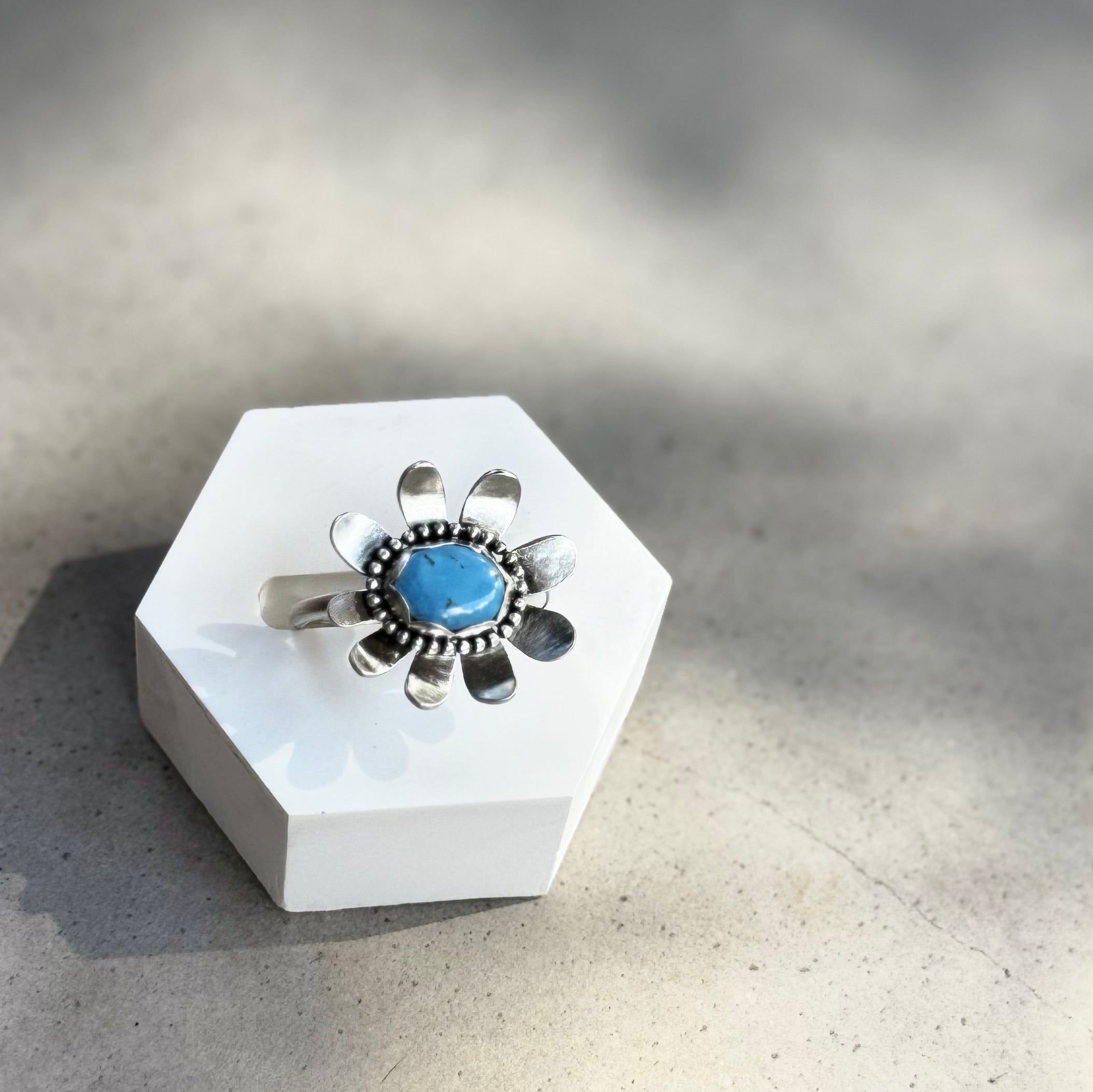 ArtisanLab Jewelry Sterling Silver Golden Hill Turquoise Flower Garden Ring-US8